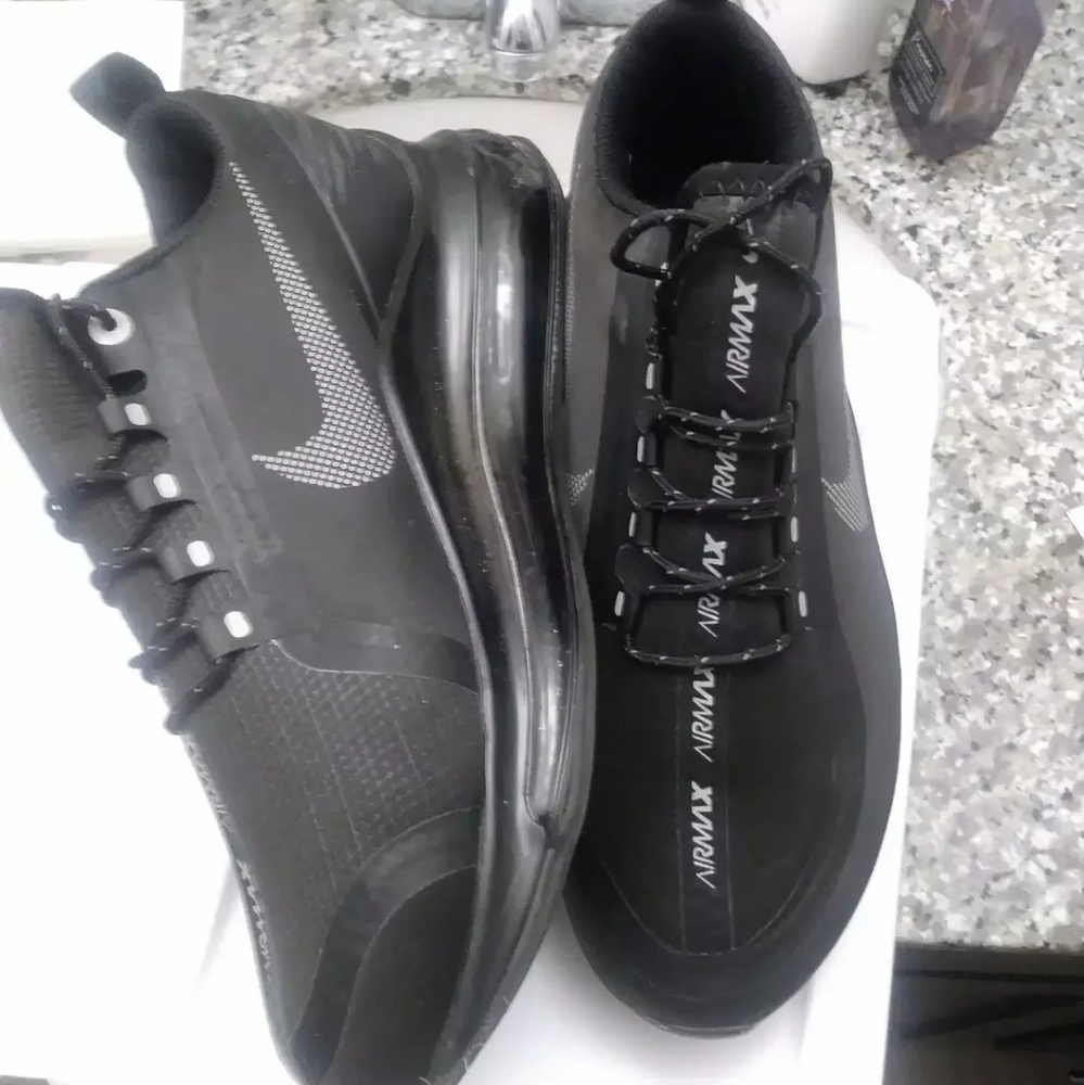 WOMEN AIR MAX SIZE 7